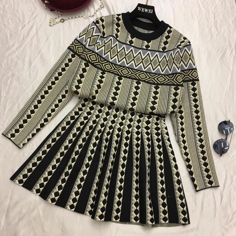 Women's Vintage Knitted Sweater Skirts Clothing Sets with Geometric Print